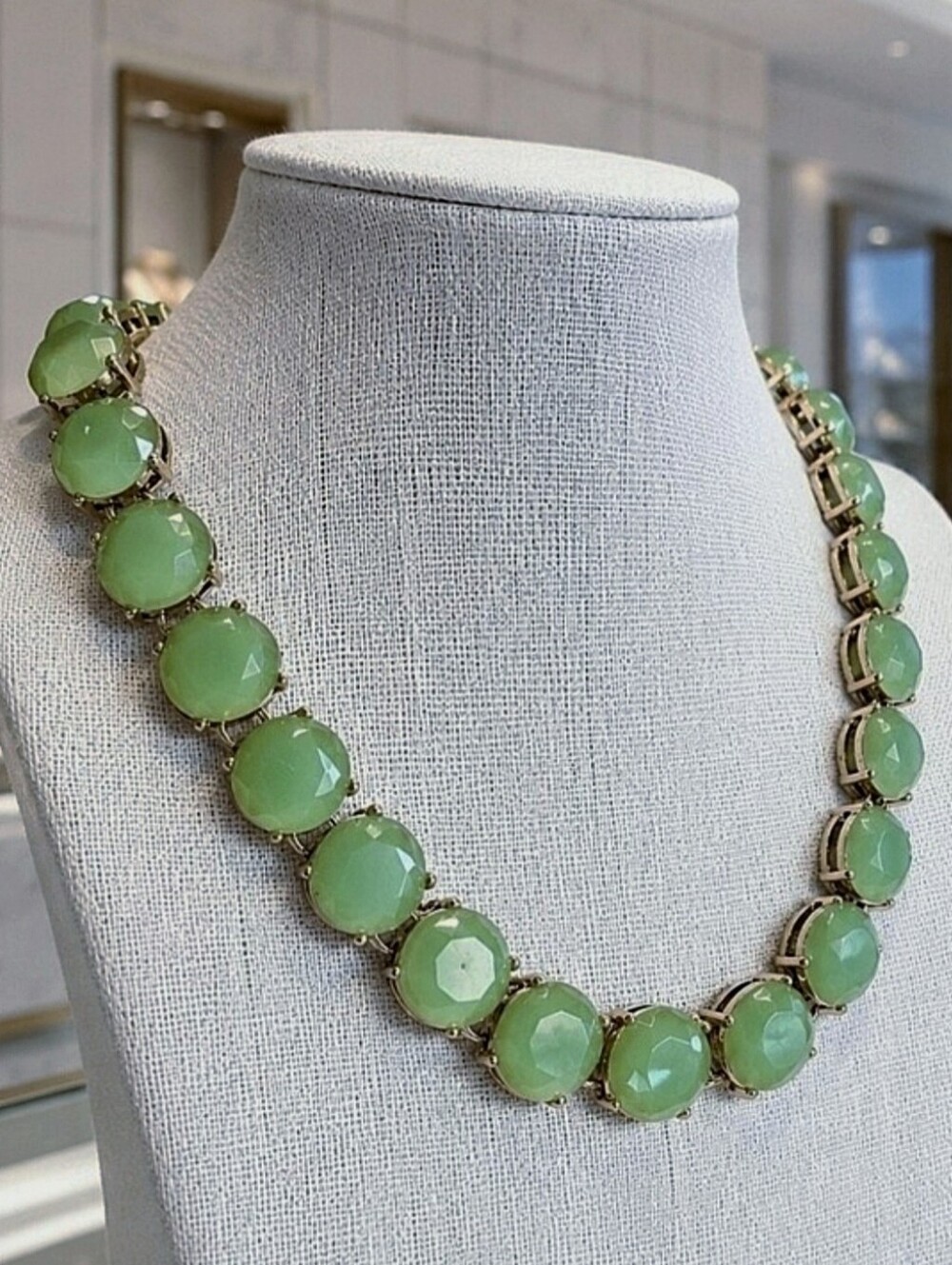 J. Crew Signed Light Mint GREEN Gold Tone Glass Stone Necklace Lifesaver Clasp